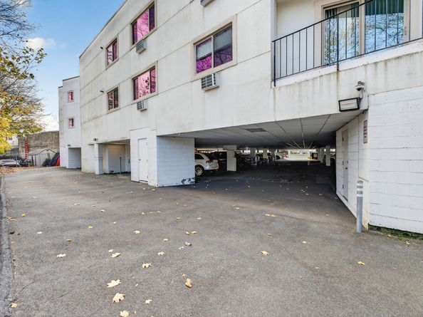 34 Crescent Street APT 2D, Stamford CT 06906