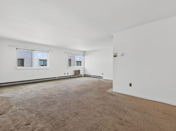 34 Crescent Street APT 2D, Stamford CT 06906