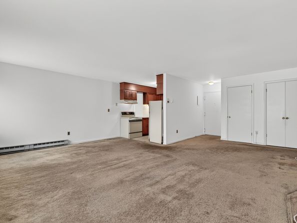 34 Crescent Street APT 2D, Stamford CT 06906