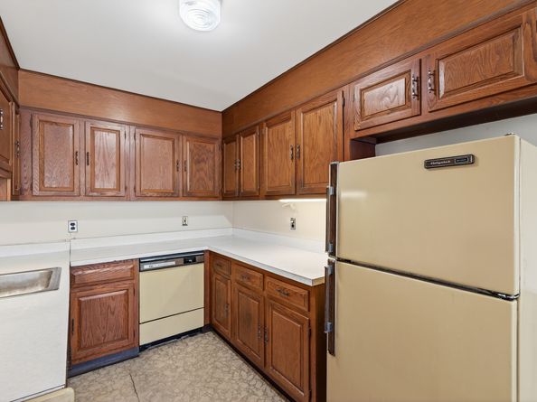 34 Crescent Street APT 2D, Stamford CT 06906