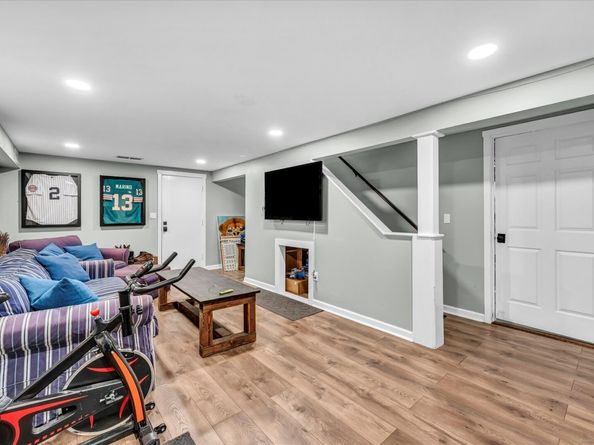 137 Greenwood Lane, Monroe CT 06468