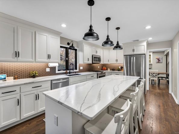 137 Greenwood Lane, Monroe CT 06468