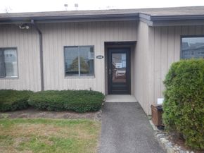 444 Asbury Ridge 444, Shelton CT 06484