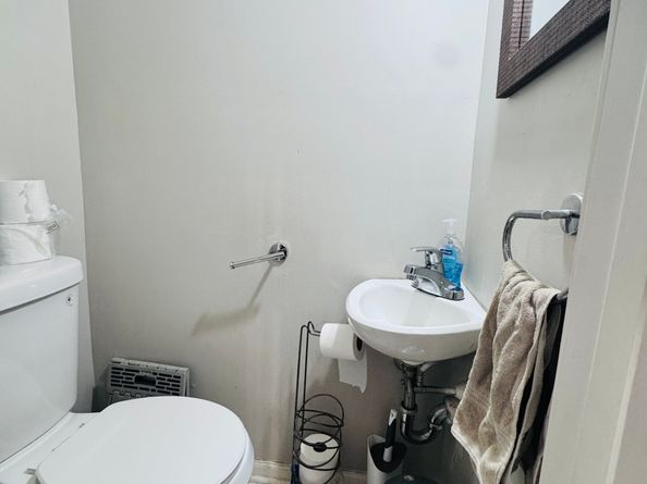 71 Oakland Street, Stratford CT 06615