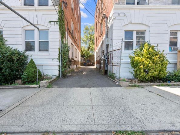 25 Whittier Street, Bridgeport CT 06605