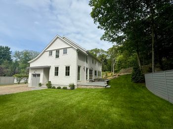 171 Compo Road S