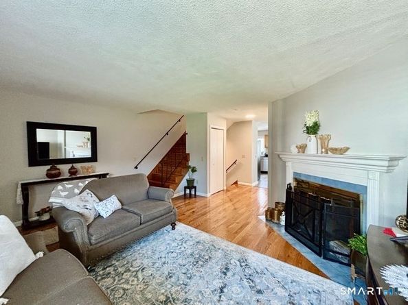 27 Crows Nest Lane 17A, Danbury CT 06810