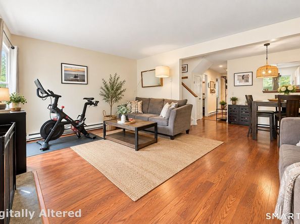 19 Woodway Road 24, Stamford CT 06907