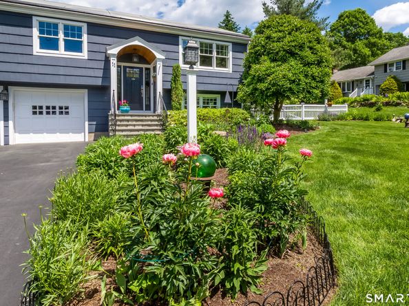 11 Crestwood Drive, Easton CT 06612