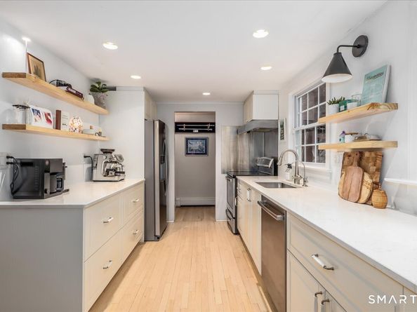 20 Rockhouse Road, Wilton CT 06897