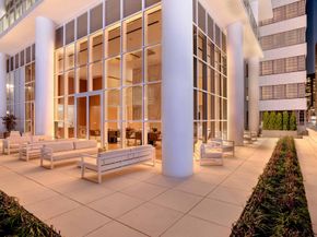 200 East 59th Street 10B, New York NY 10022