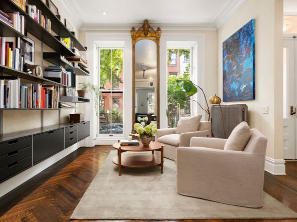 323 East 18th Street, New York NY 10003
