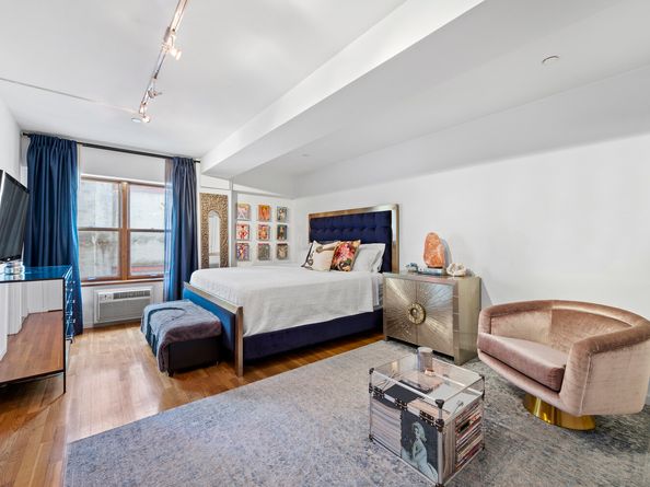 754 East 6th Street 4E, New York NY 10009