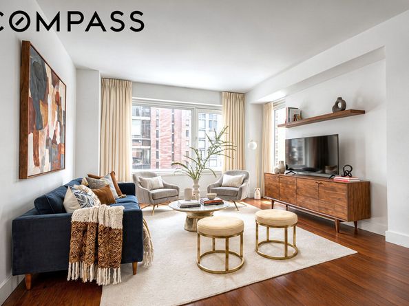 44-27 Purves Street 8A, Queens NY 11101