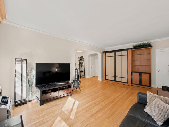 357 West 55th Street 2C, New York NY 10019