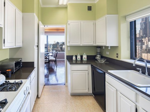 425 East 58th Street 42G, New York NY 10022