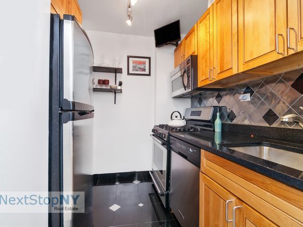 245 East 54th Street 5S, New York NY 10022