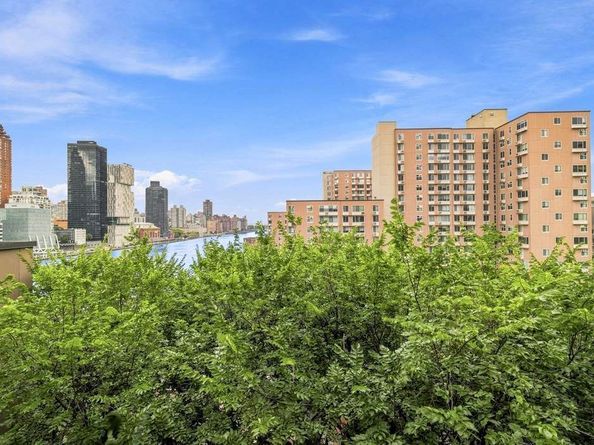 531 Main Street 1025, New York NY 10044