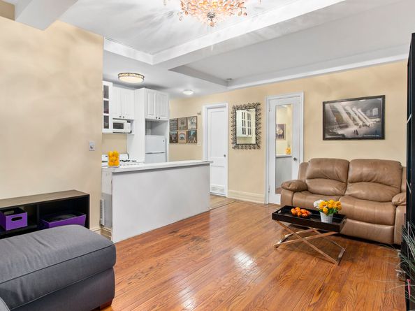 235 West 102nd Street 6D, New York NY 10025