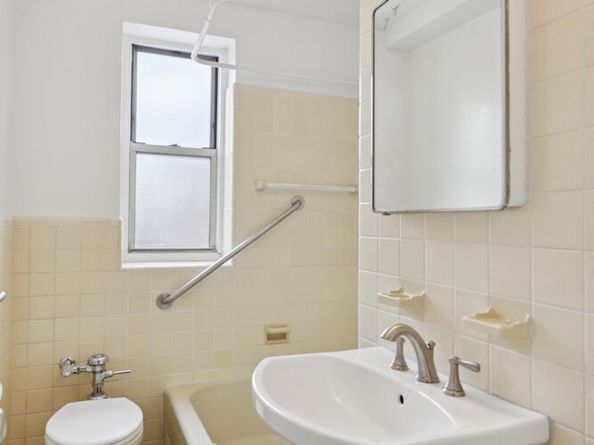 255 Cabrini Boulevard 6B, New York NY 10040