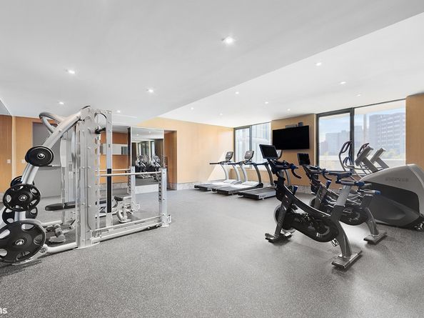 22-18 Jackson Avenue 713, Queens NY 11101