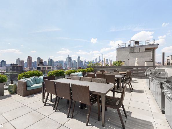 22-18 Jackson Avenue 713, Queens NY 11101