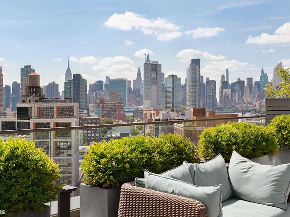 22-18 Jackson Avenue 713, Queens NY 11101
