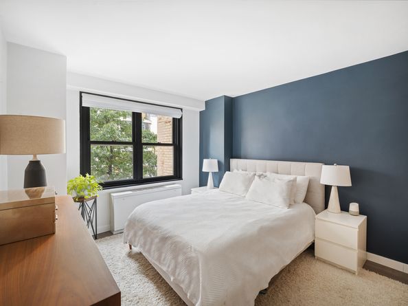 305 East 24th Street 3B, New York NY 10010