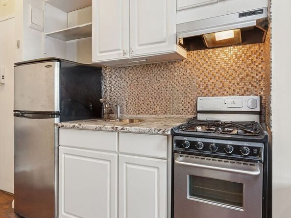 438 West 49th Street 5A, New York NY 10019