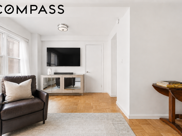 315 East 69th Street 4B, New York NY 10021