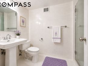 315 East 69th Street 4B, New York NY 10021