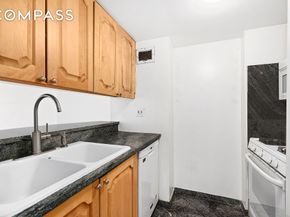 295 Greenwich Street 11E, New York NY 10007