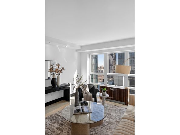 146 West 57th Street 41A, New York NY 10019