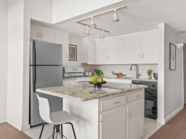 536 West 43rd Street 1B, New York NY 10036