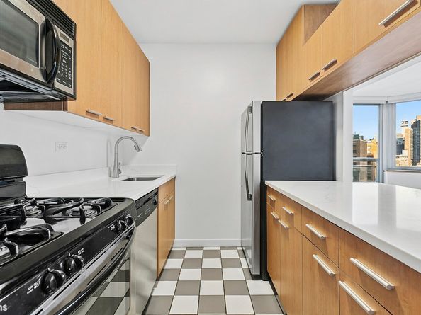 500 West 43rd Street 5G, New York NY 10036