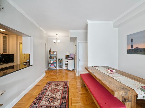 220 East 54th Street 12H, New York NY 10022