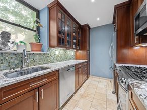 315 St Johns Place 1D, Brooklyn NY 11238
