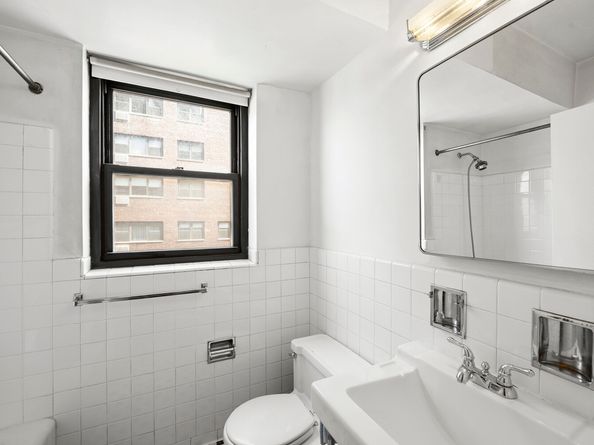 165 East 72nd Street 12J, New York NY 10021