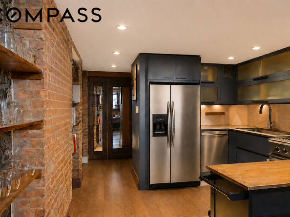 300 East 4th Street 1A, New York NY 10009