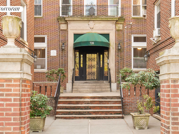 720 West 173rd Street 32, New York NY 10032