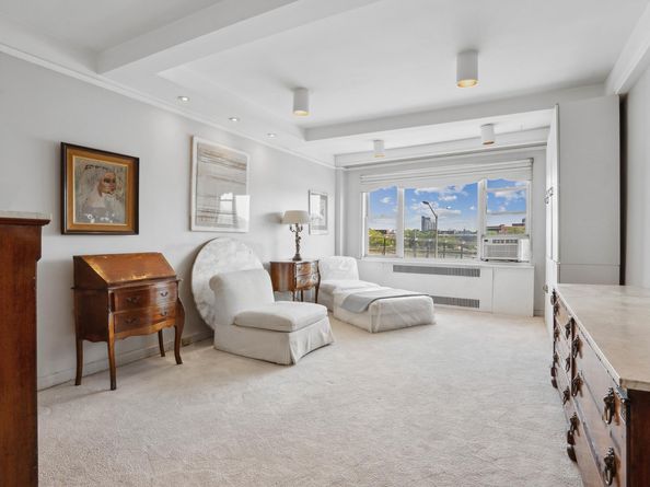 33 East End Avenue 2B, New York NY 10028