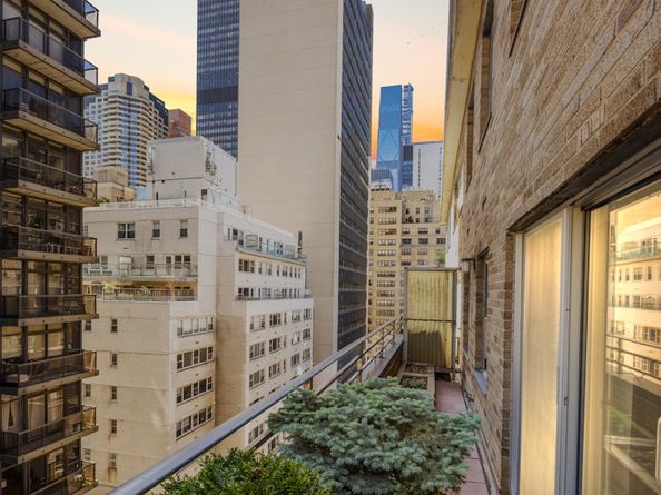 330 East 49th Street 12E, New York NY 10017