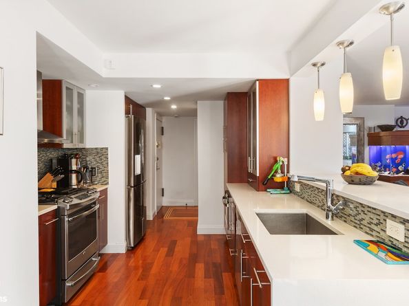 330 East 49th Street 12E, New York NY 10017