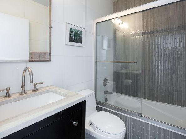 212 East 47th Street 19A, New York NY 10017