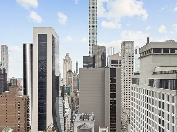 146 West 57th Street 47B, New York NY 10019