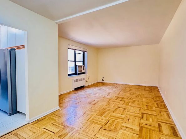 32-22 91st Street 106, Queens NY 11369