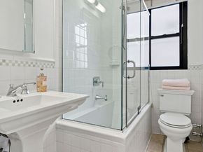 235 East 22nd Street 7T, New York NY 10010