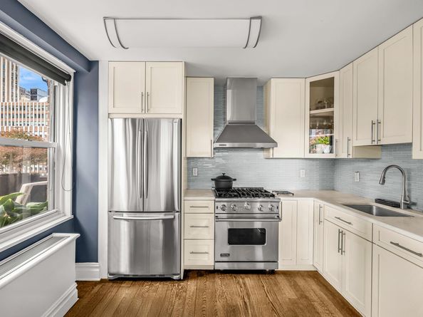 305 East 40th Street 19F, New York NY 10016