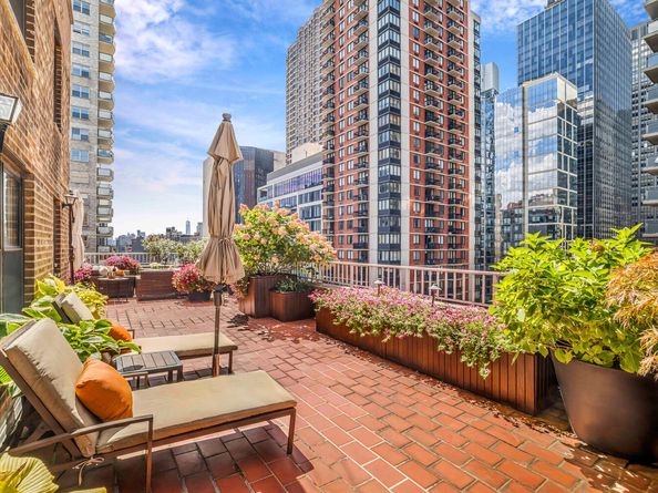 305 East 40th Street 19F, New York NY 10016