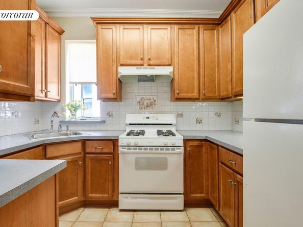 933 East 22nd Street, Brooklyn NY 11210